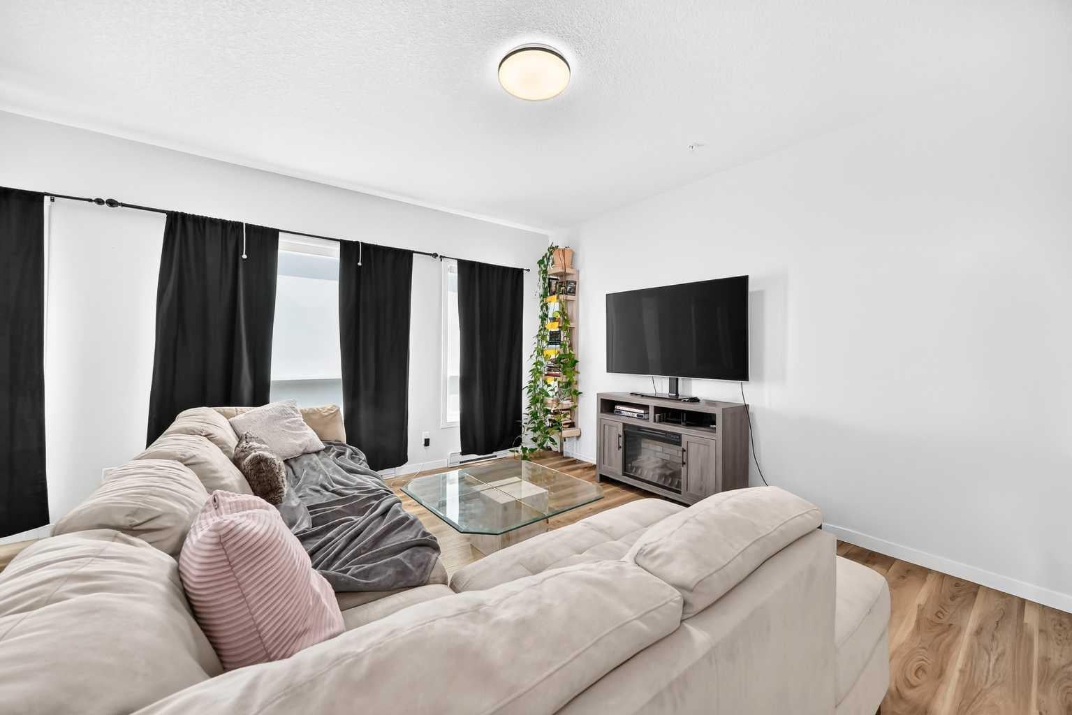 220 Seton Grove SE 3208