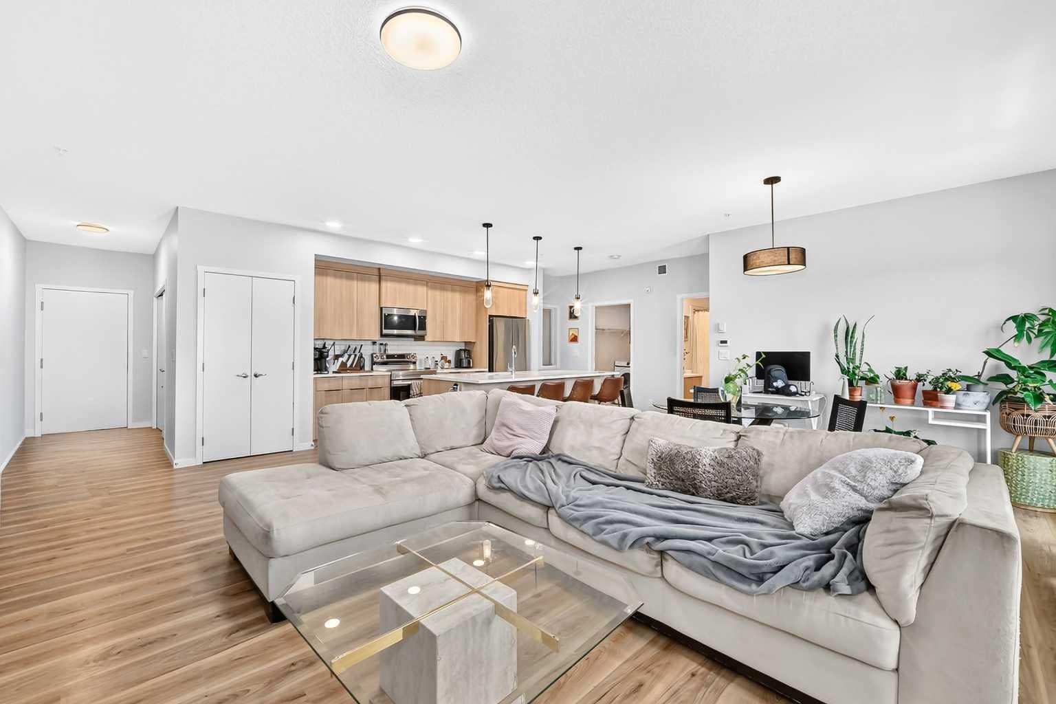 220 Seton Grove SE 3208