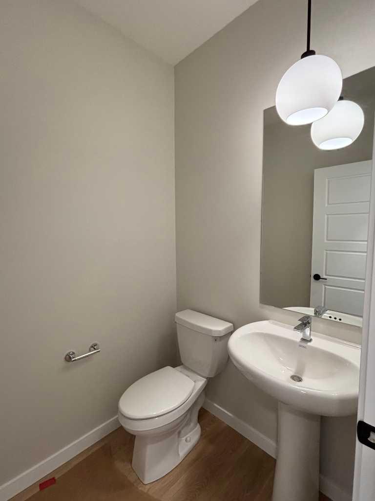 195 Chinook Winds Manor SW