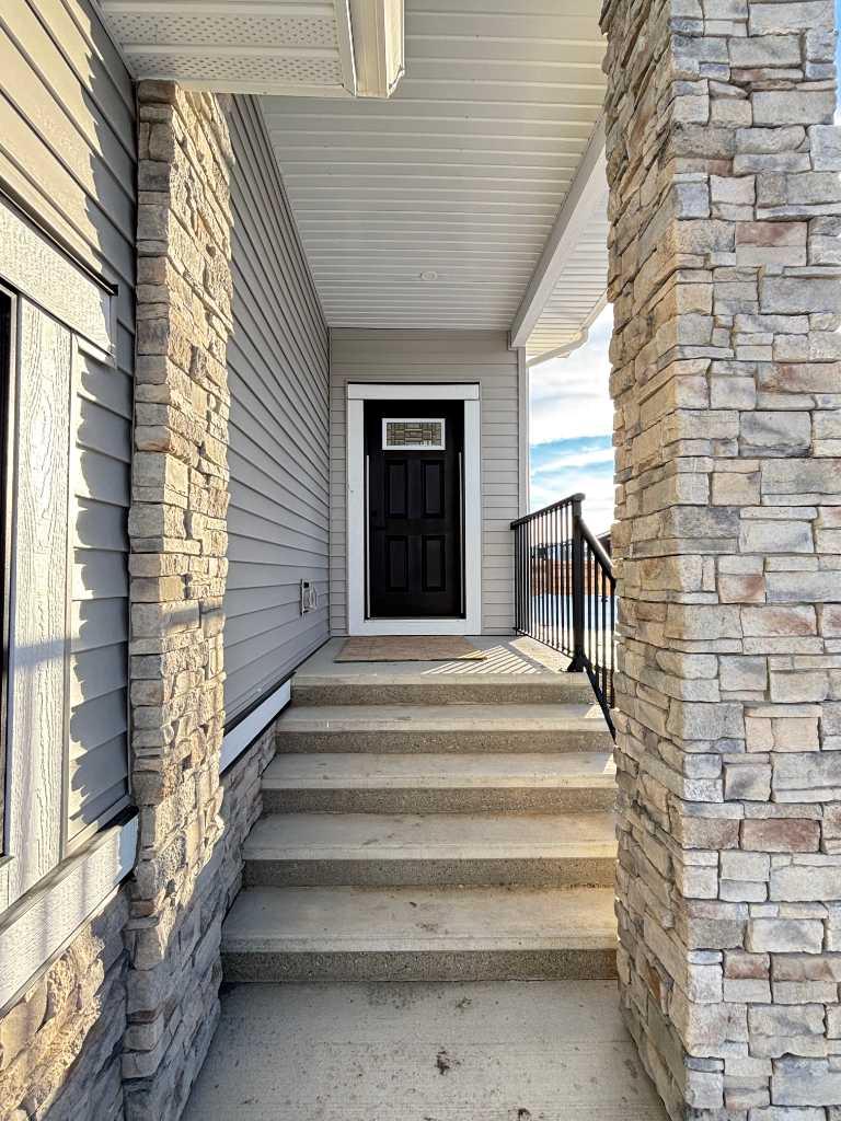 195 Chinook Winds Manor SW