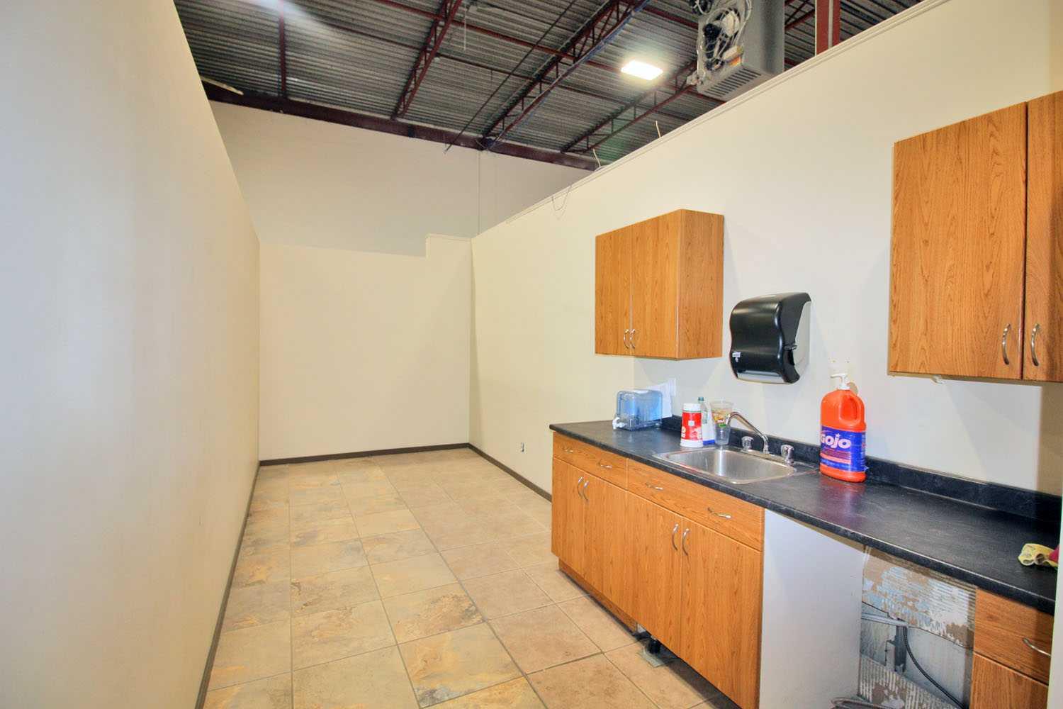 1925 39 Avenue NE Units 3-4