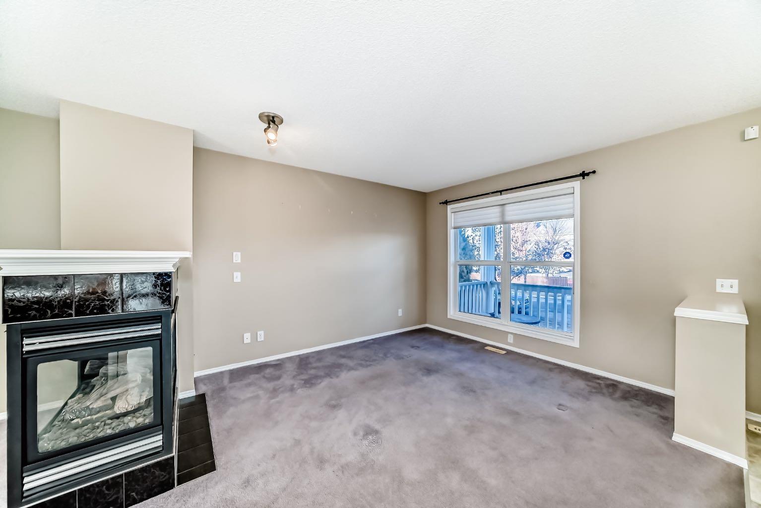 240 Prestwick Way SE