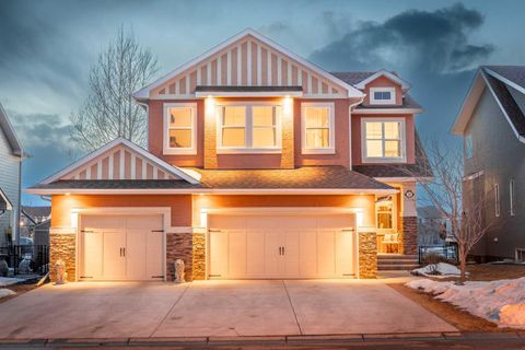 30 Ranchers Crescent Okotoks AB T1S 0L2