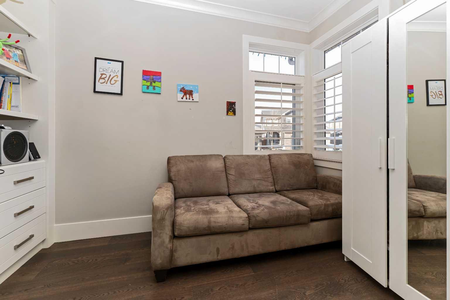 129 Kinniburgh Gardens