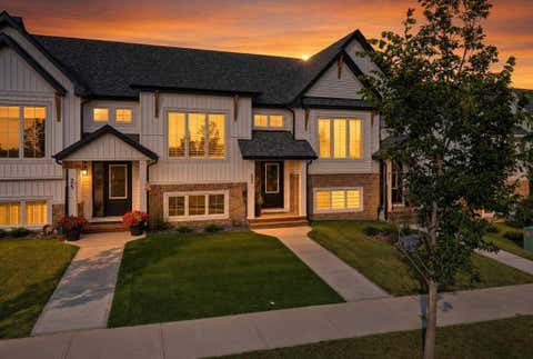 Photo of 23 Station Drive, Sylvan Lake, AB T4S 0S7 (MLS # A2333900)