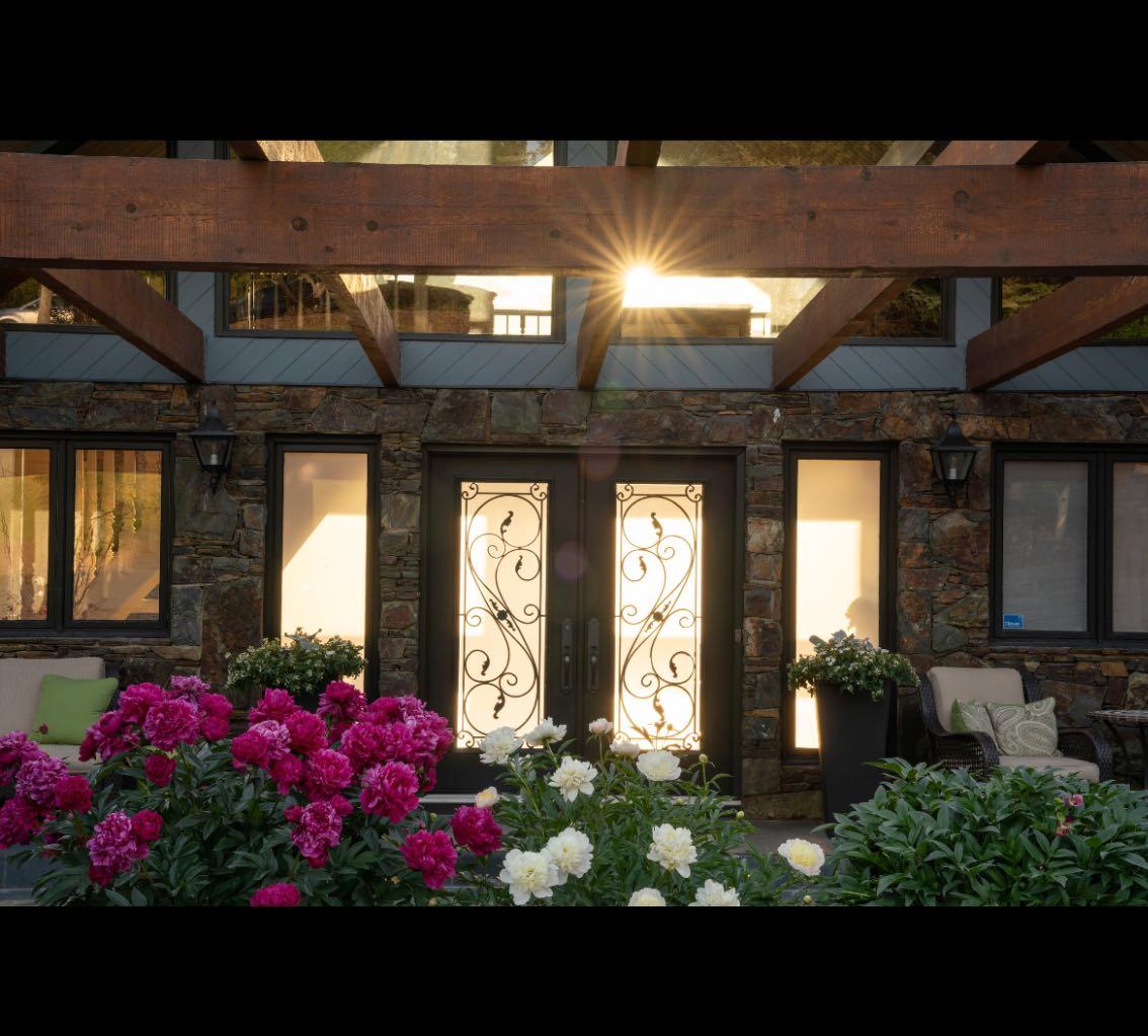 188 Artists View Way