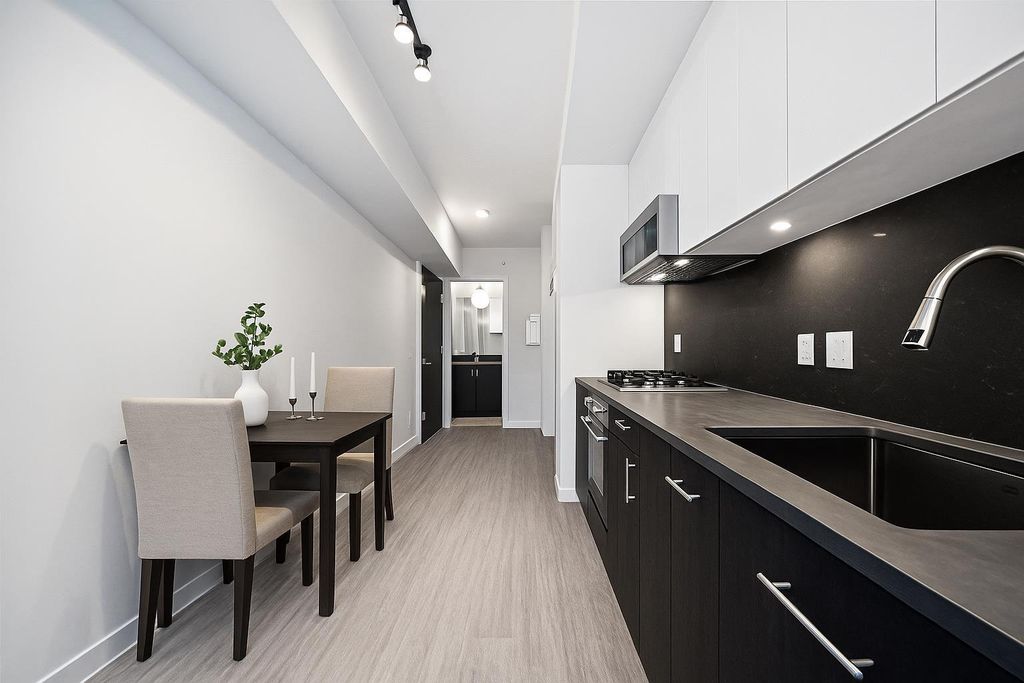 Photo of 730 2 Avenue SW #704, Calgary, AB T2P 1R8 (MLS # A2286077)