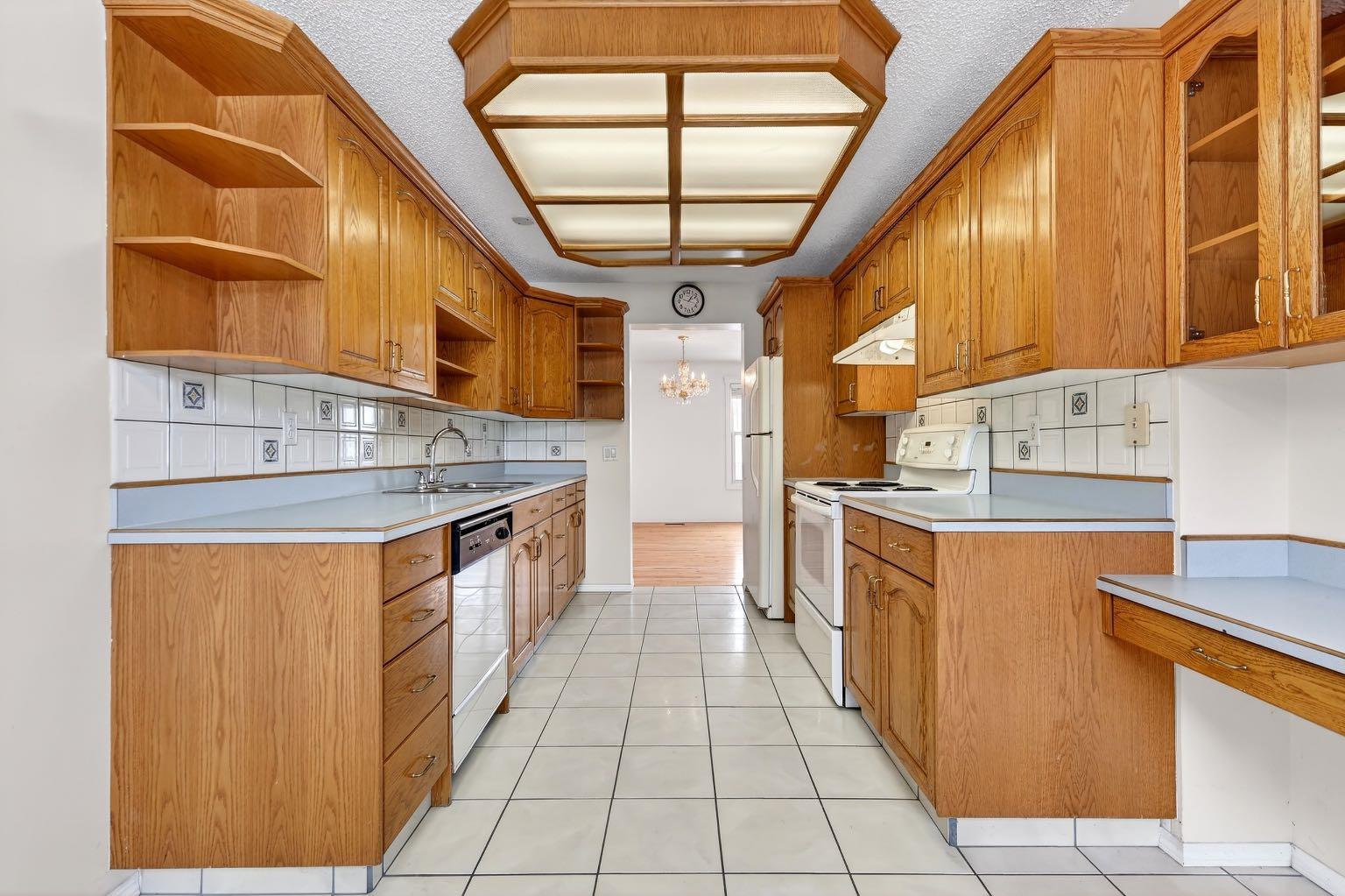 115 Abingdon Court NE