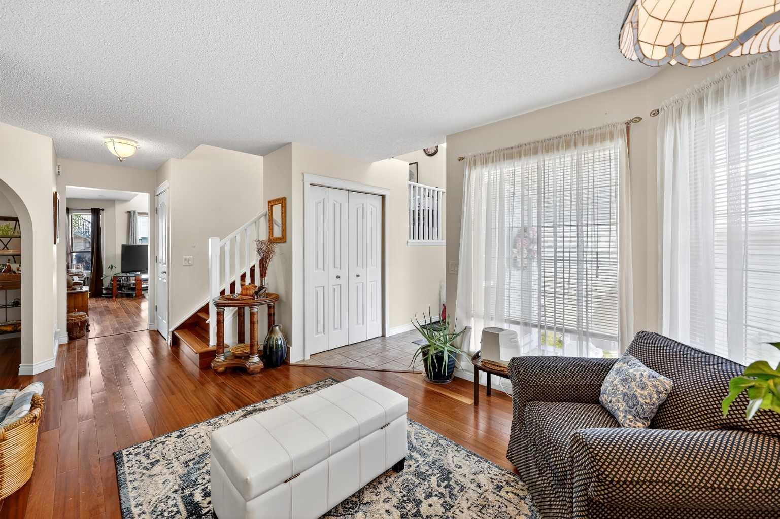 192 Arbour Wood Close NW