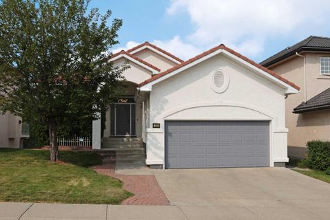 Photo of 271 Hamptons Terrace NW, Calgary, AB T3A 5R4 (MLS # A2258755) Photo of 271 Hamptons Terrace NW, Calgary, AB T3A 5R4 (MLS # A2258755)