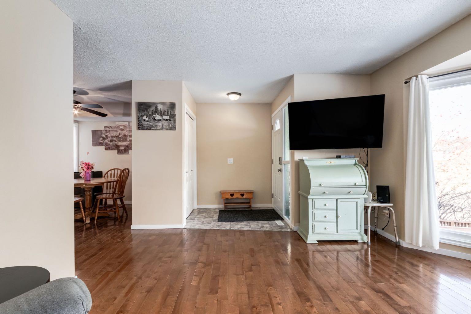 3 Woodglen Crescent SW