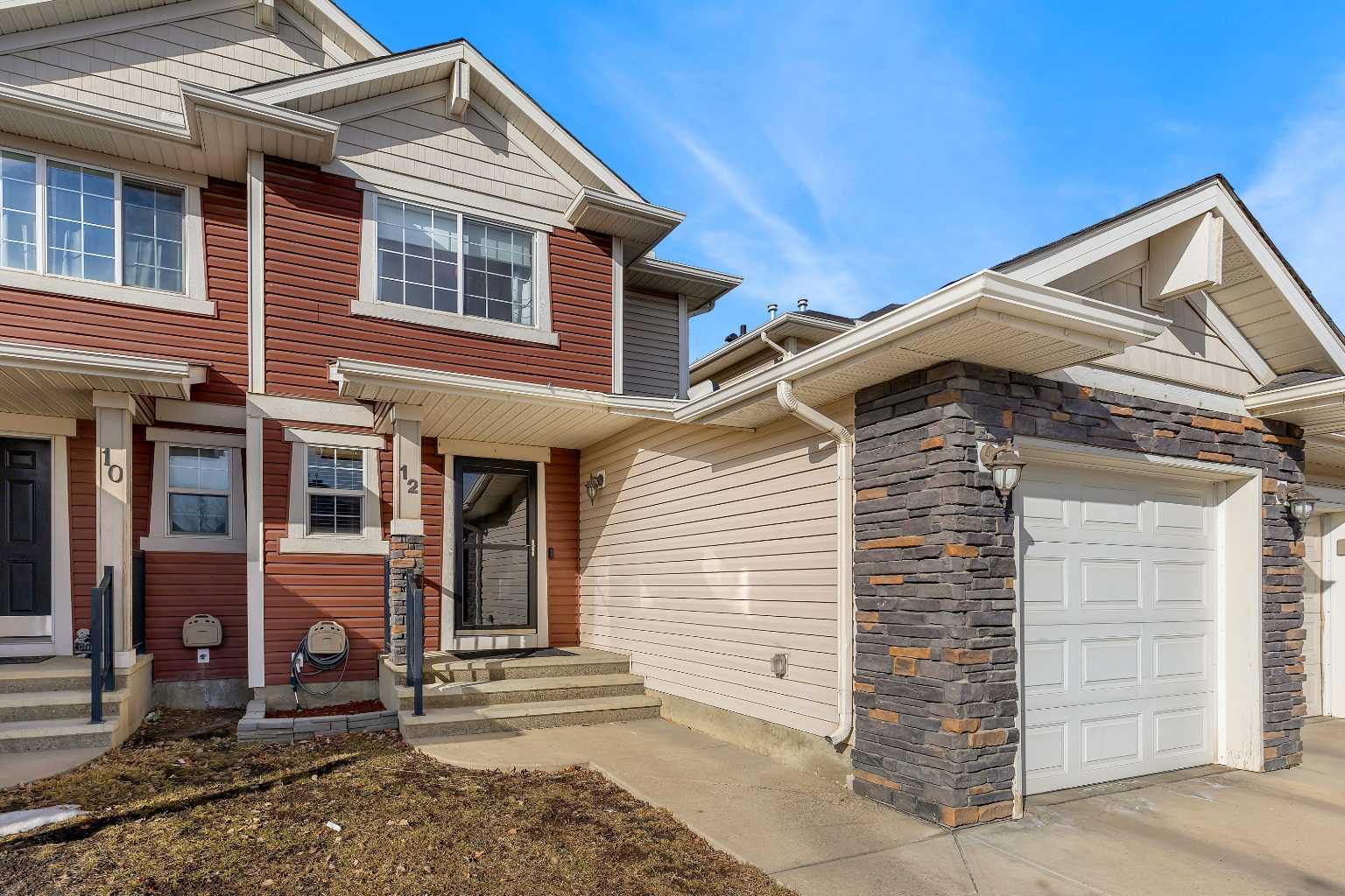 12 Cranberry Green SE