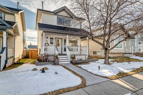 Photo of 80 Hidden Point NW, Calgary, AB T3A 5P5 (MLS # A2290423)