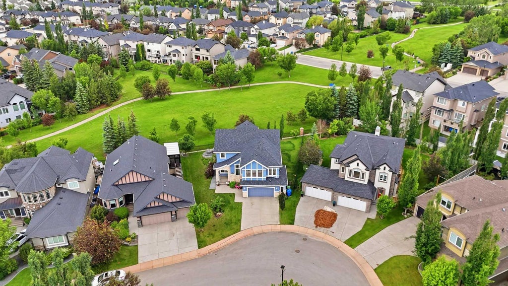 Photo of 136 STONEMERE Close, Chestermere, AB T1X 0C4 (MLS # A2319521)