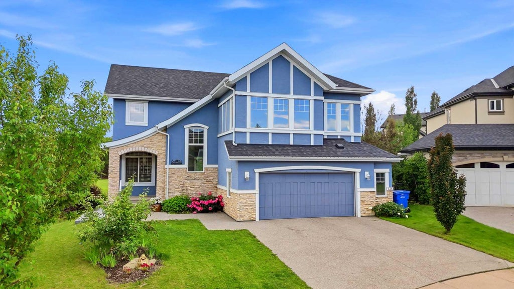 Photo of 136 STONEMERE Close, Chestermere, AB T1X 0C4 (MLS # A2319521)