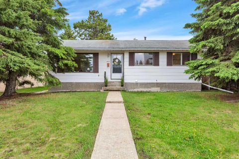 Photo of 4617 54 Avenue, Rimbey, AB T0C 2J0 (MLS # A2317785)