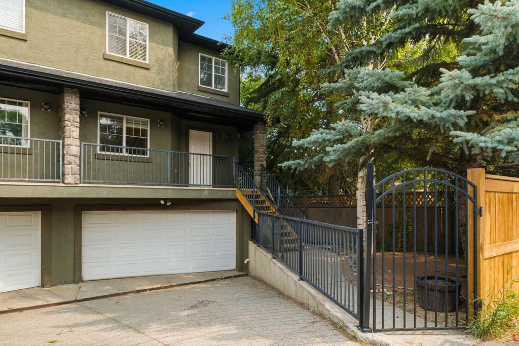 Photo of 435 13 Avenue NE #2, Calgary, AB T2E 1C3 (MLS # A2349271)