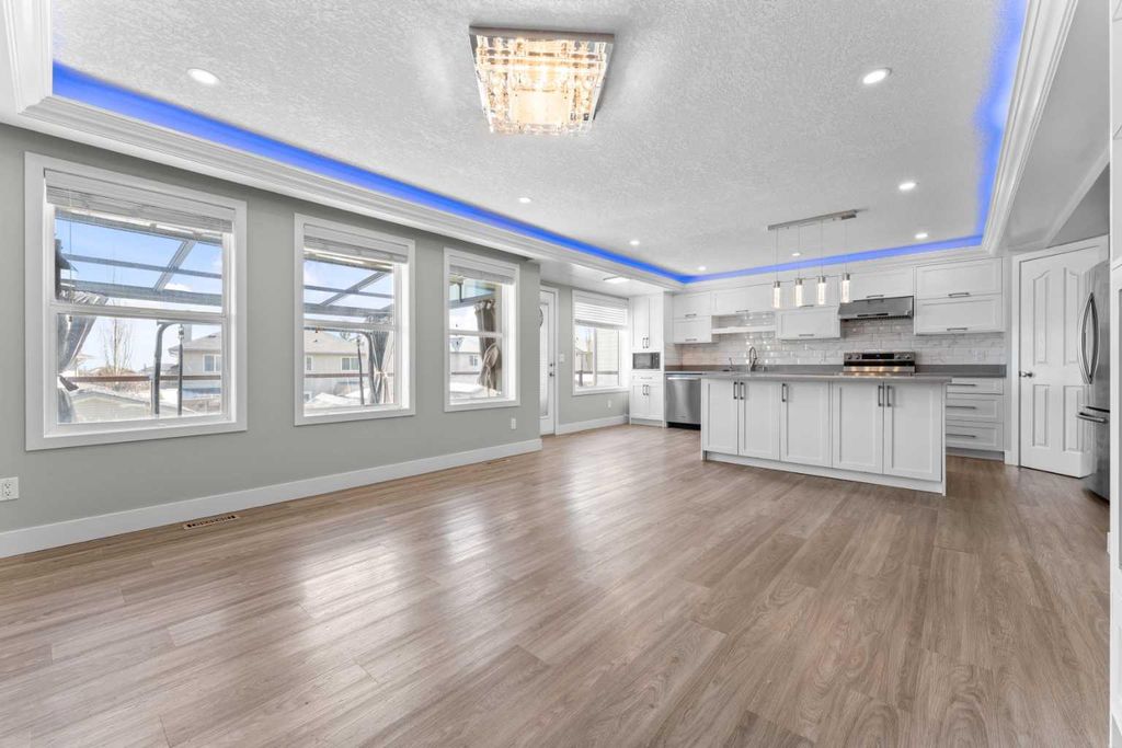Photo of 28 Panamount Lane NW, Calgary, AB T3K 5Y3 (MLS # A2301242)