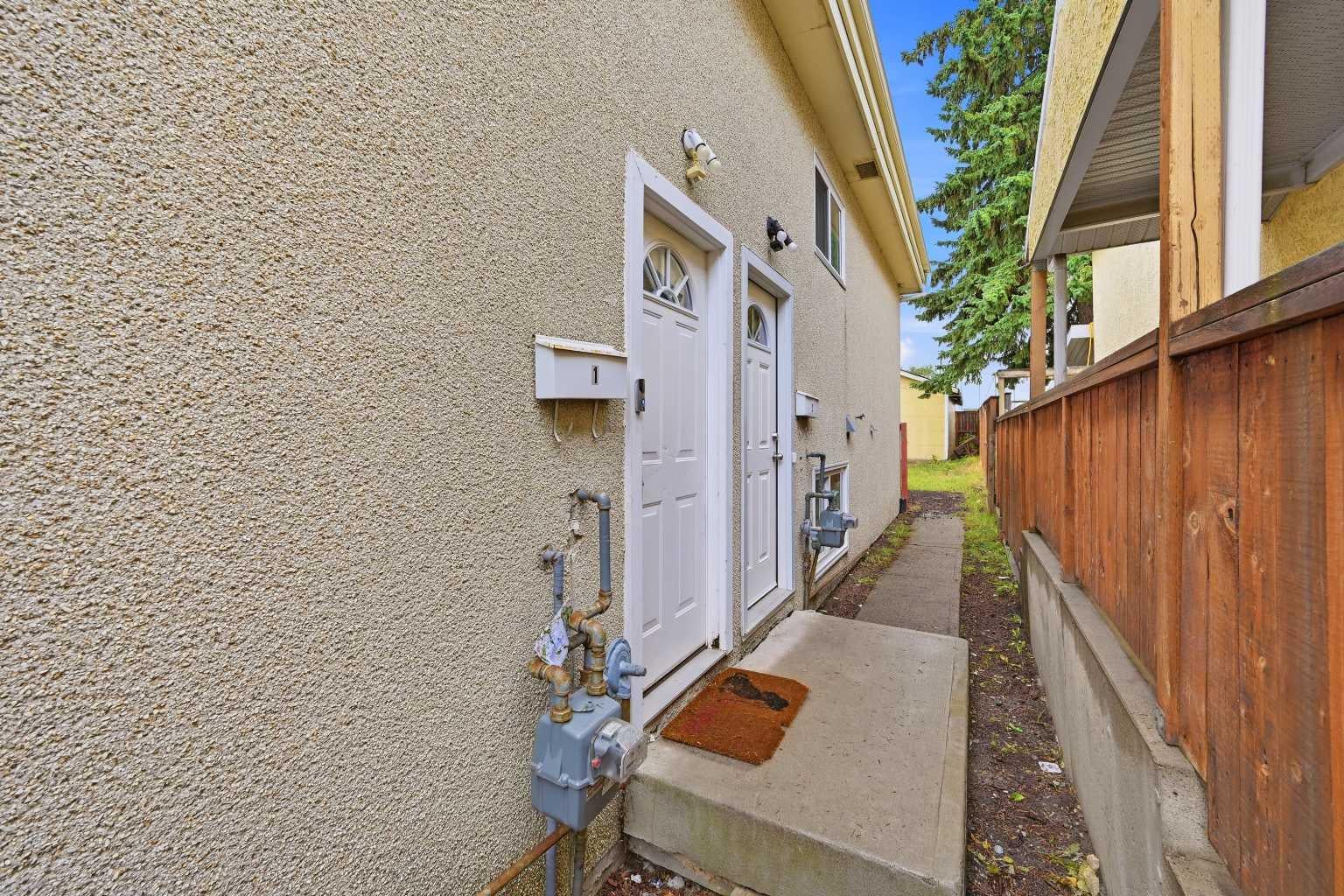 419 Huntsville Crescent NW