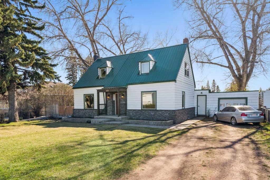 Photo of 663 10 Avenue S, Carstairs, AB T0M 0N0 (MLS # A2264510)