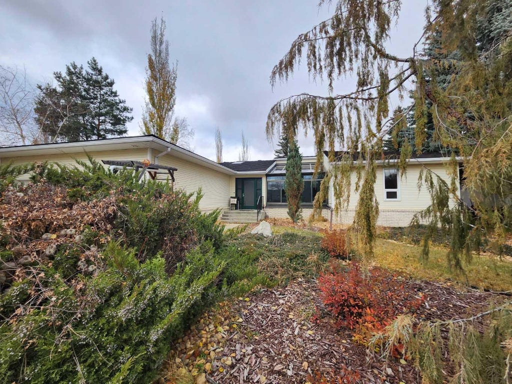 Photo of 1172 200 Newcastle Place, Drumheller, AB T0J 0Y2 (MLS # A2354967)