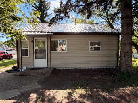 Photo of 737 6 Avenue, Wainwright, AB T9W 1C2 (MLS # A2335393)