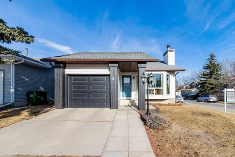 4 Cedargrove Road SW Calgary AB T2W 4T9