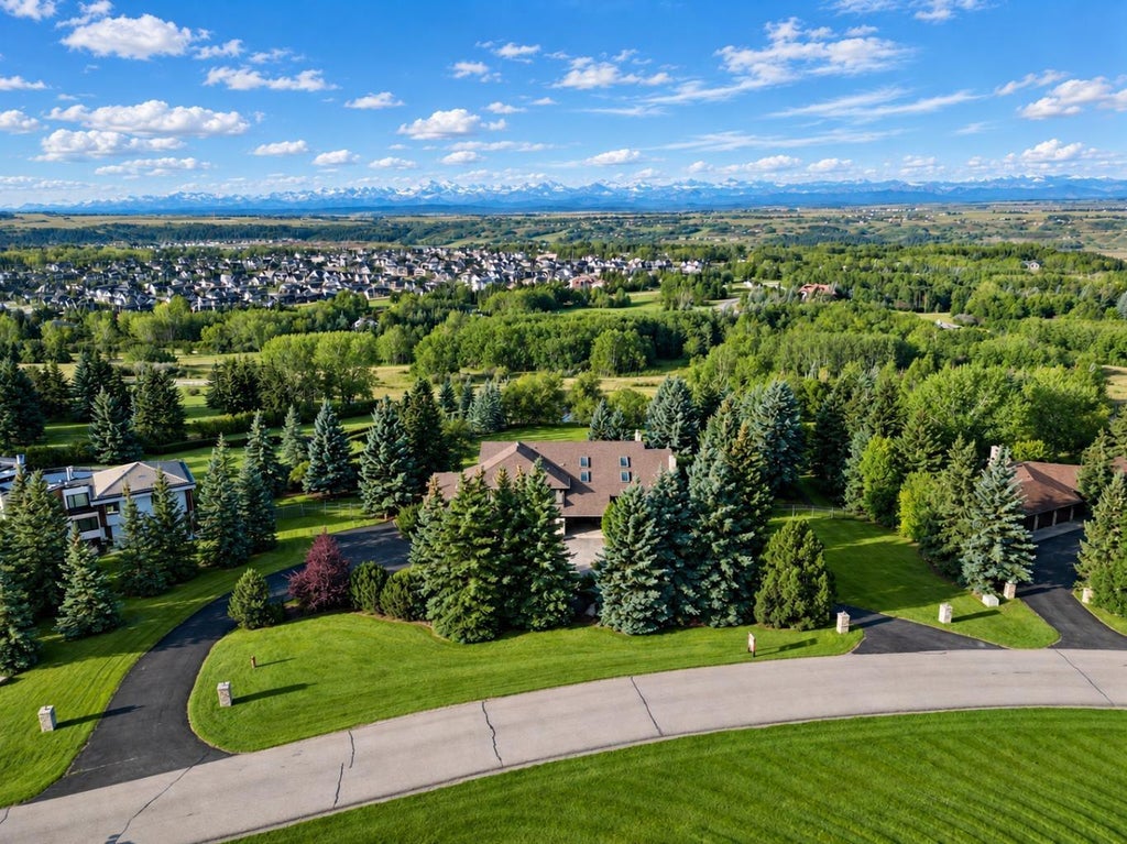 Photo of 176 Blueridge Rise, Rural Rocky View County, AB T3L 2N6 (MLS # A2344315)