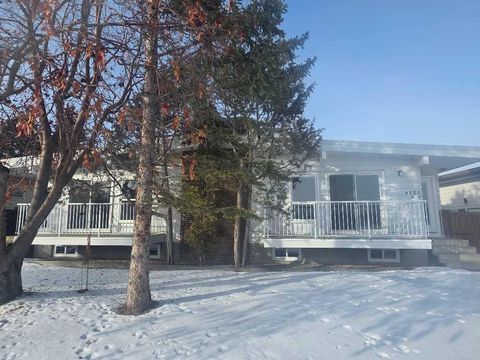 6525 & 6527 58 Street NW Calgary AB T3A 2A4