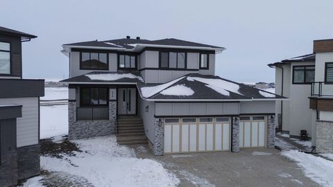 Photo of 214 Waterstone Bay, Chestermere, AB T1X 2Z1 (MLS # A2275055)