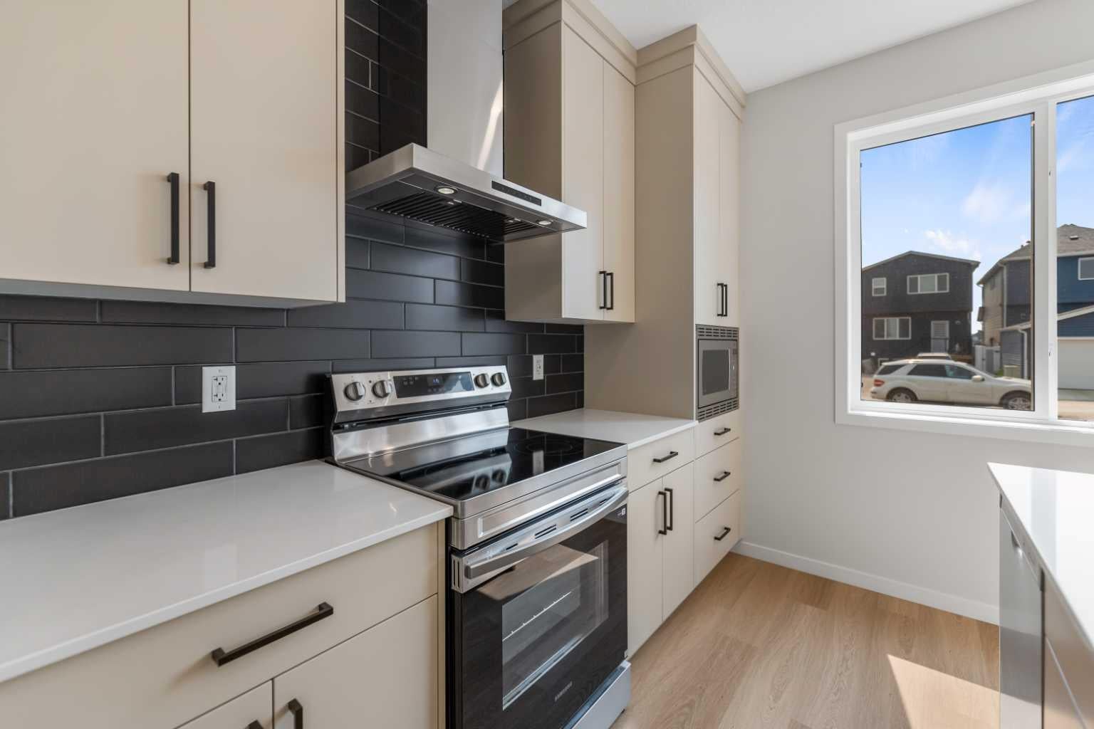 247 Lucas Gate NW