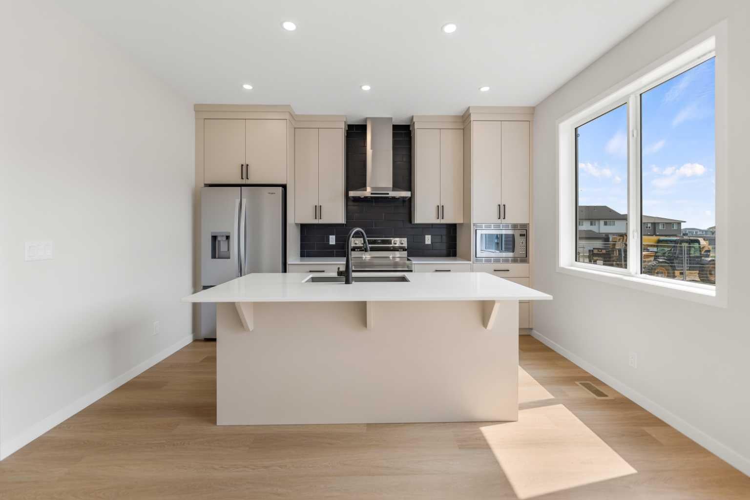 247 Lucas Gate NW