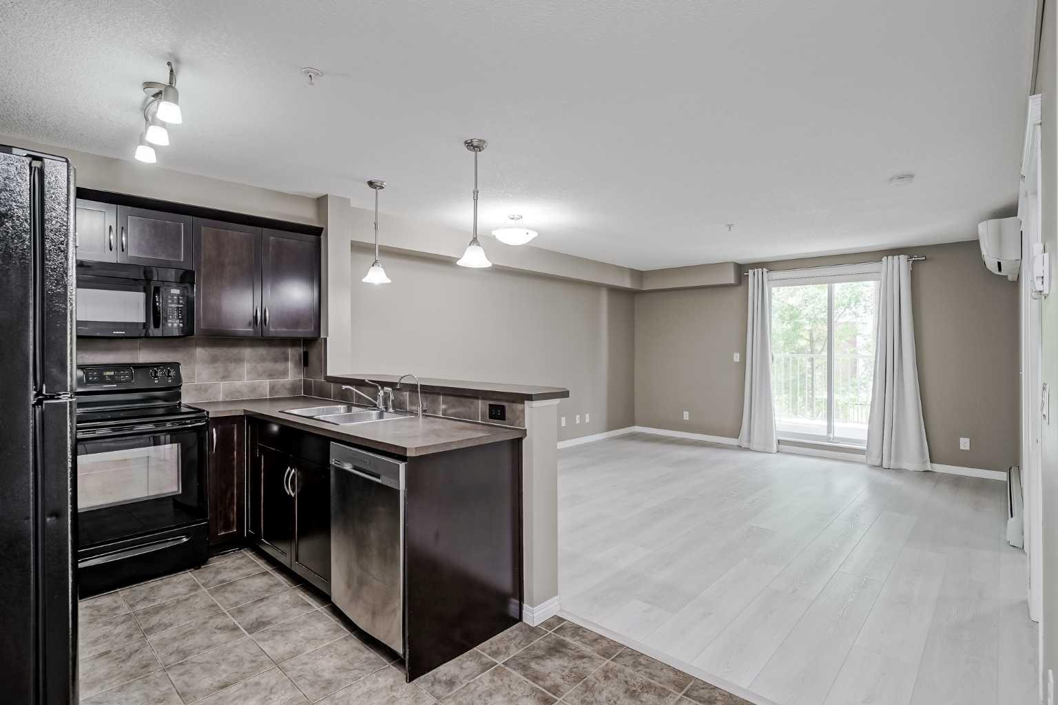 31 Country Village Manor NE 4102