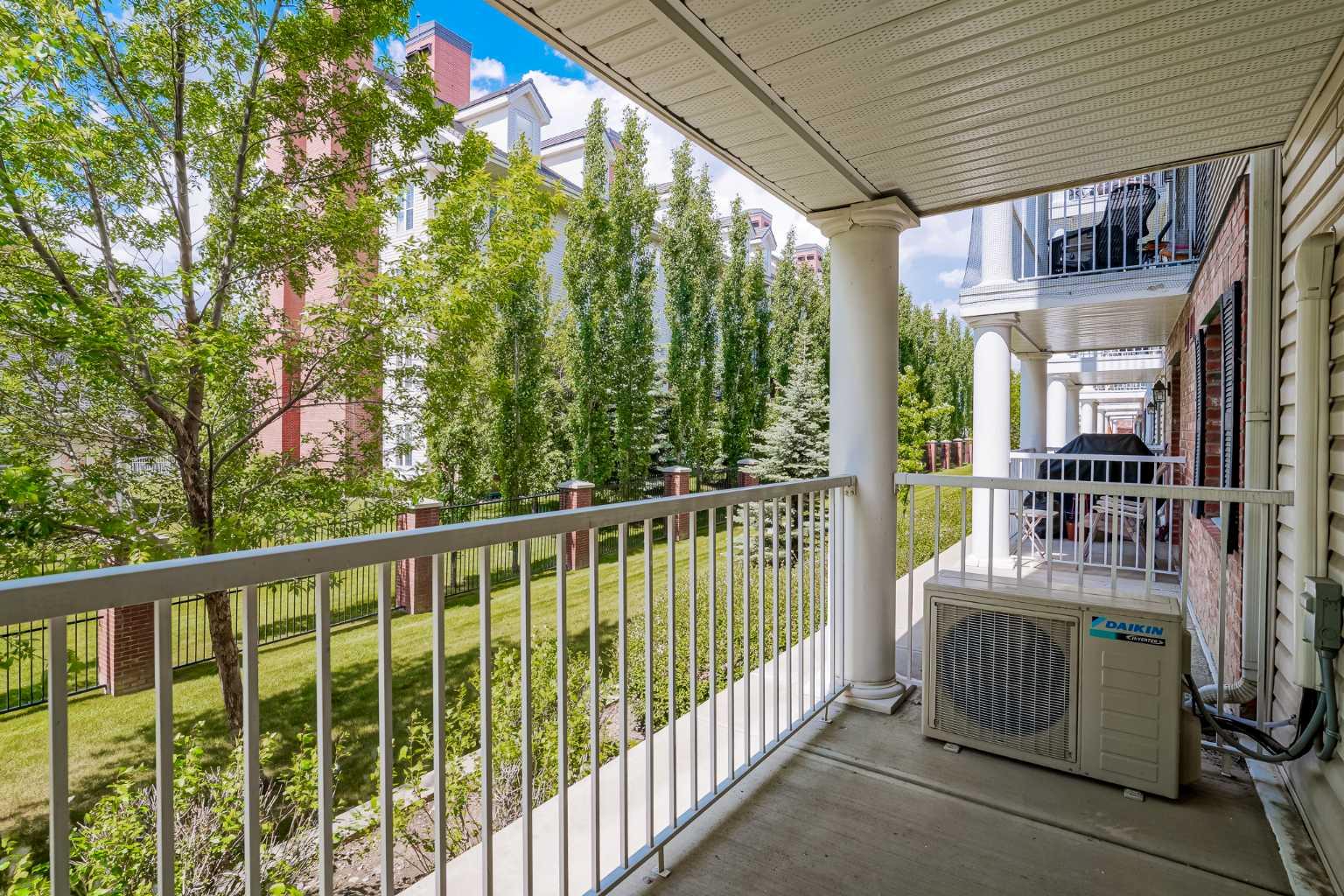 31 Country Village Manor NE 4102