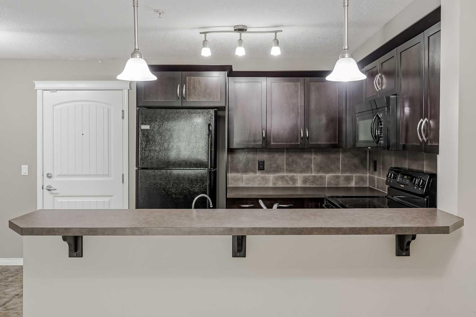 31 Country Village Manor NE 4102