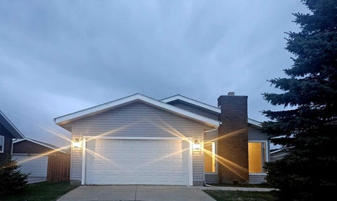 Photo of 112 Barrett Drive, Red Deer, AB T4R 1J3 (MLS # A2278737)