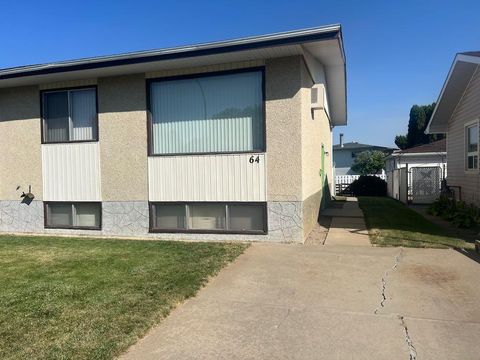 62 and 64 Carswell Road SE Medicine Hat AB T1B 1M1