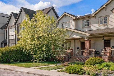 Photo of 2330 25 Avenue NW, Calgary, AB T2M 2C3 (MLS # A2311399)