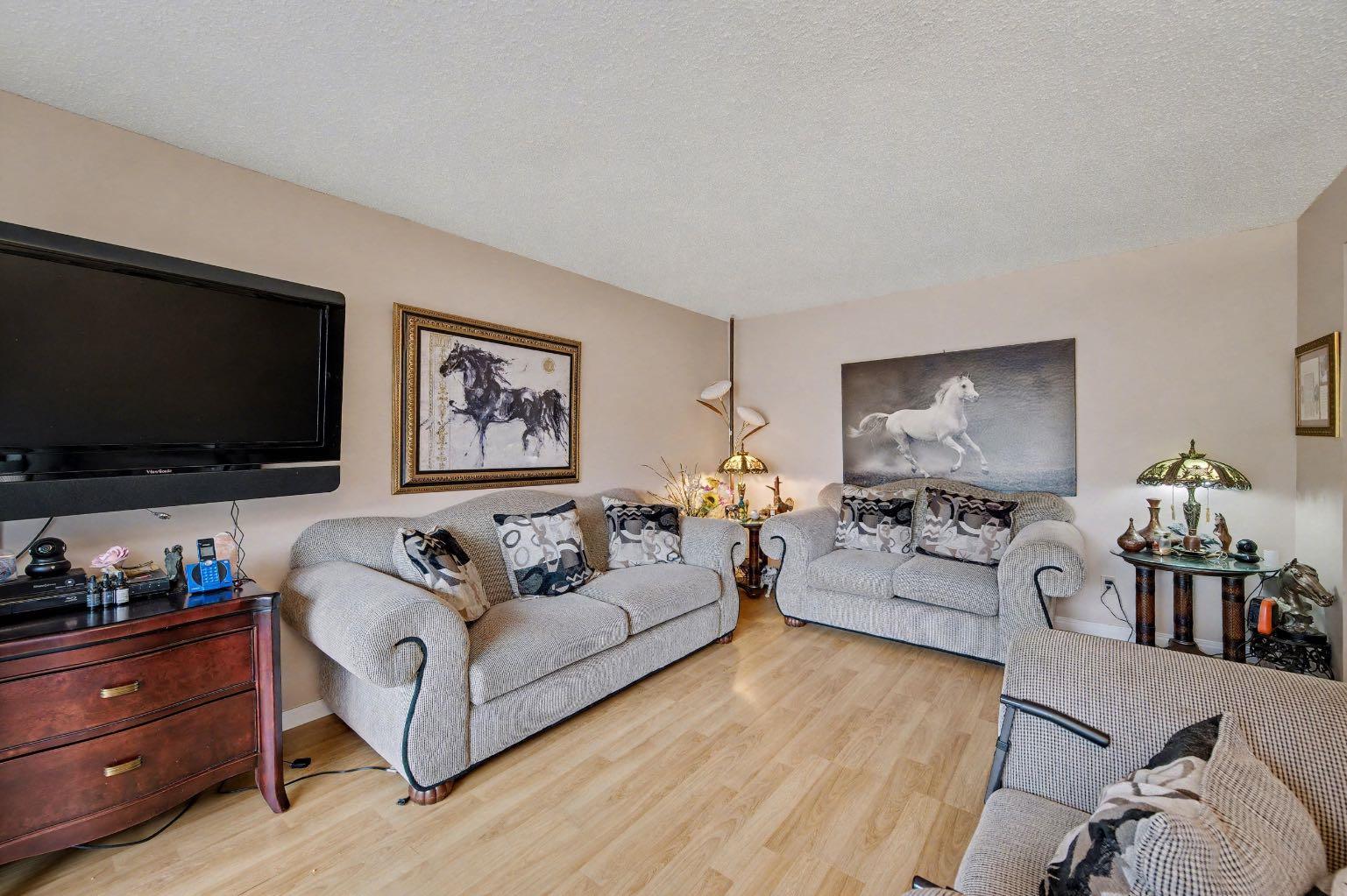 983 Woodbine Boulevard SW