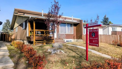Photo of 430 Pinehill Road NE, Calgary, AB T1Y 2M6 (MLS # A2265611)