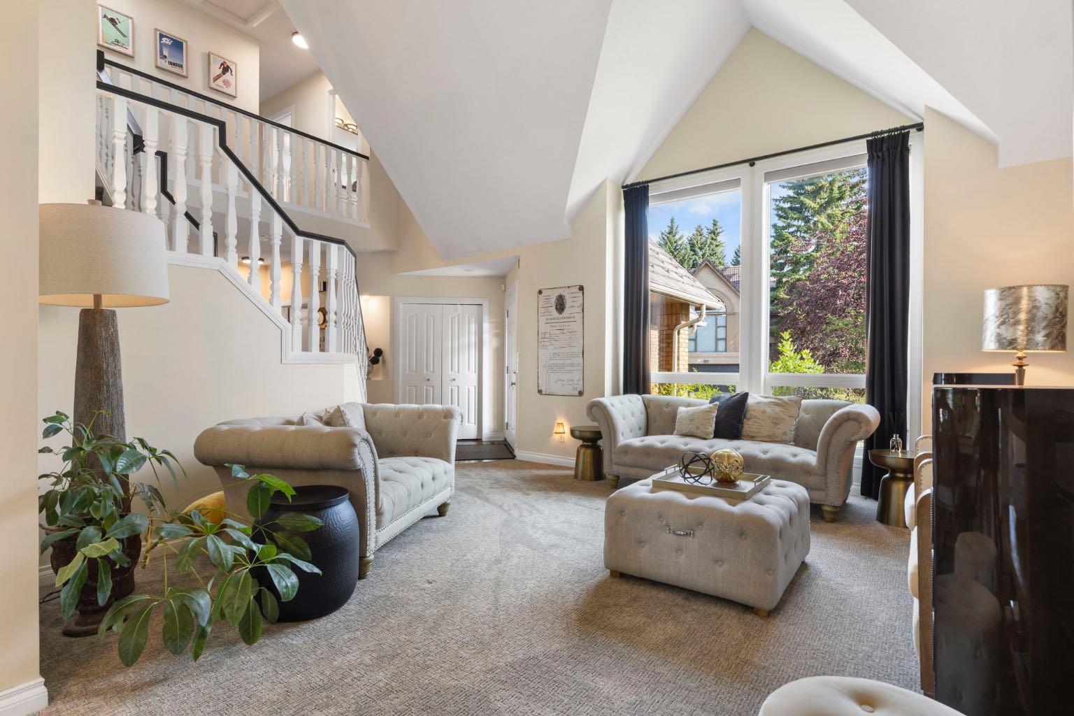440 Coach Light Bay SW