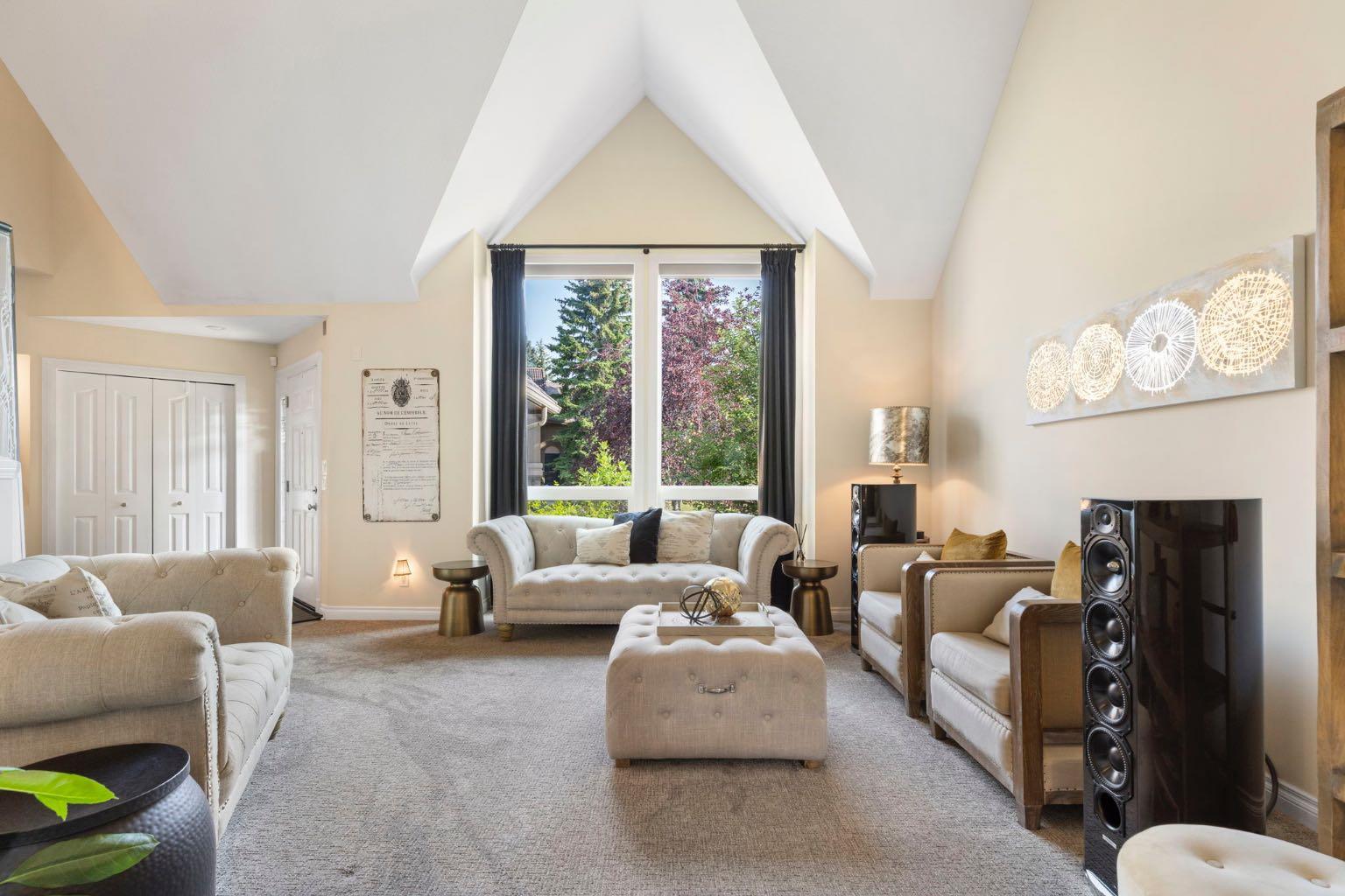 440 Coach Light Bay SW