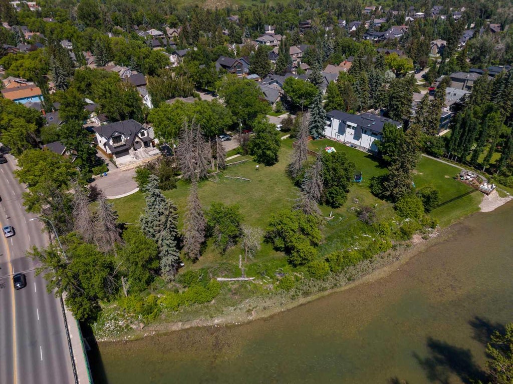 Photo of 409 40 Avenue SW, Calgary, AB T2S 0X5 (MLS # A2324026)