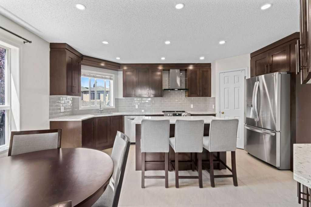 199 Arbour Ridge Park NW