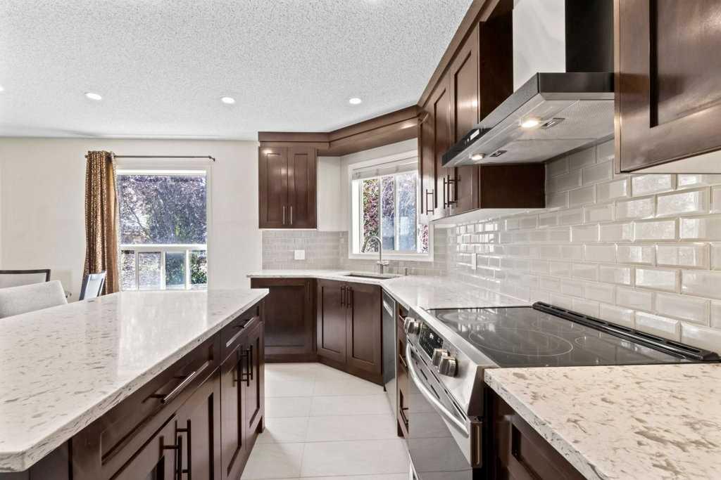 199 Arbour Ridge Park NW