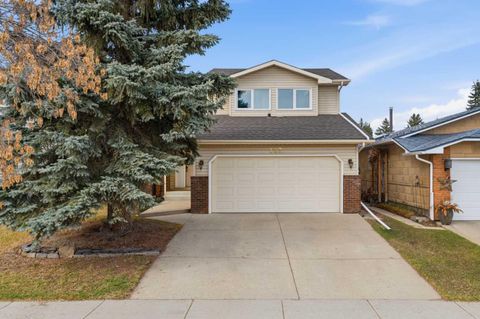 Photo of 427 Woodbine Boulevard SW, Calgary, AB T2W 4G9 (MLS # A2302139)
