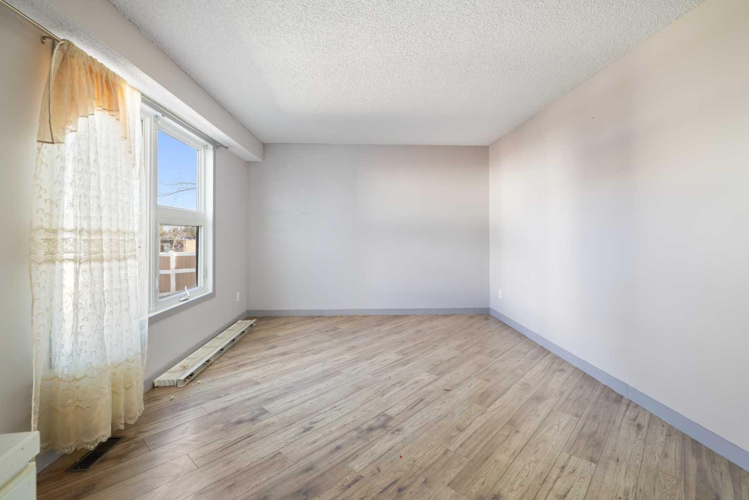 5103 35 Avenue SW 80