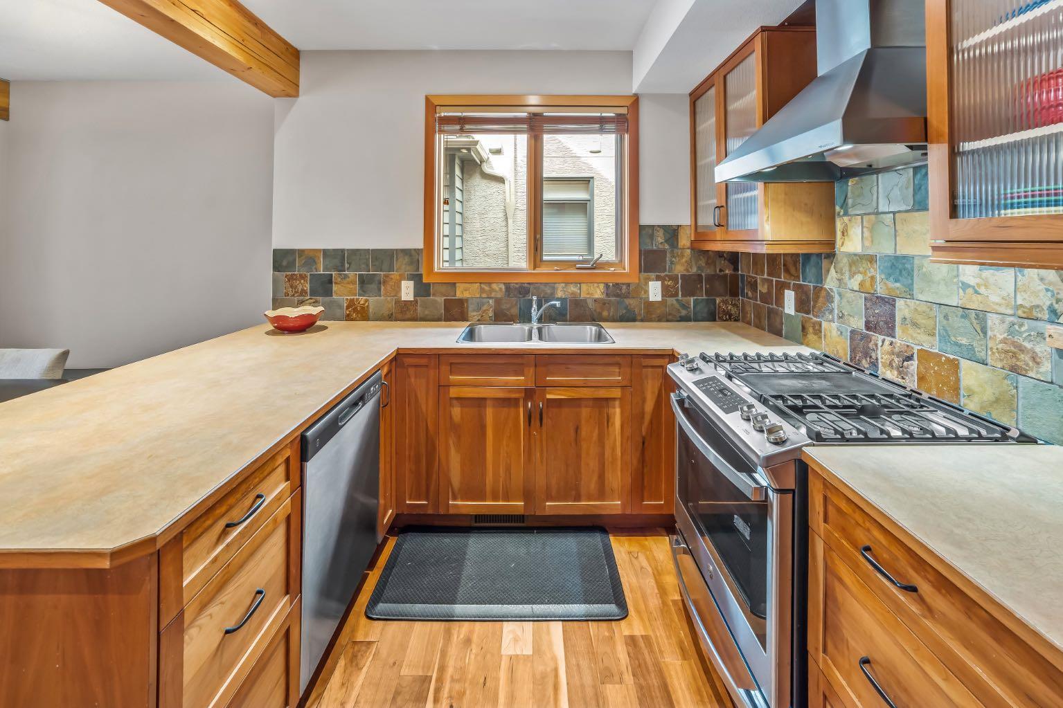 813 5th Street 4
