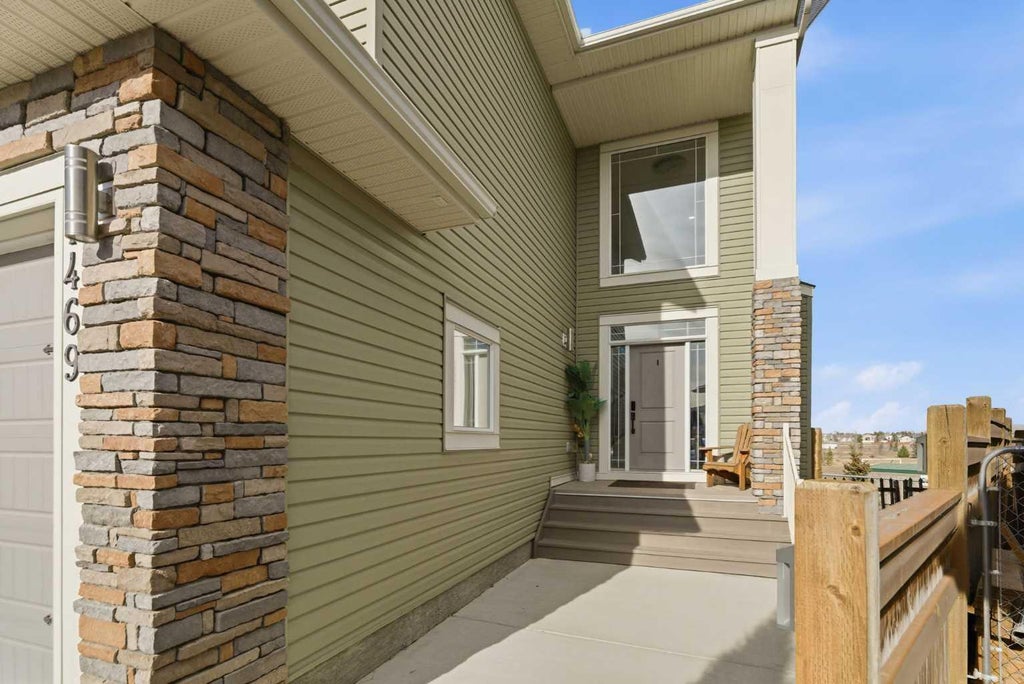 Photo of 1469 Aldrich Place, Carstairs, AB T0M 0N0 (MLS # A2320178)