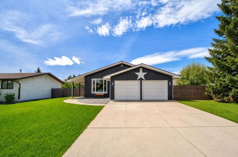 Photo of 844 Foothills Avenue, Pincher Creek, AB T0K 1W0 (MLS # A2321276)
